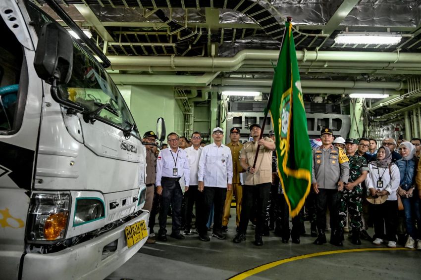 Bantuan Logistik Kementan dan Bapanas Tiba di Belawan, Bobby Nasution: Penyemangat Pascabencana di Sumut