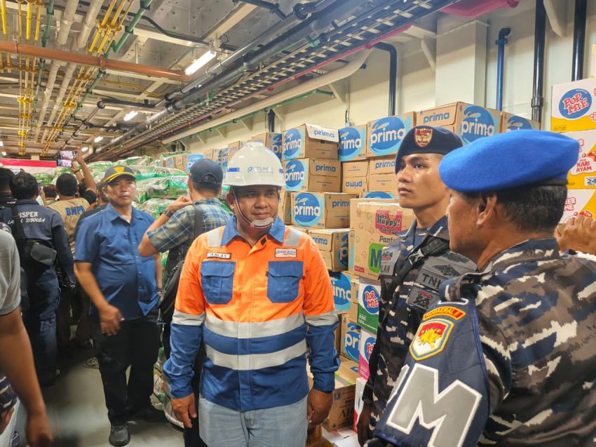 Pelabuhan Sibolga Jadi Pusat Distribusi Bantuan Pasca Banjir dan Longsor