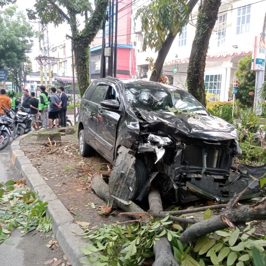 Avanza Hantam Tiga Pejalan Kaki di Ringroad Medan, Satu Tewas Dua Luka