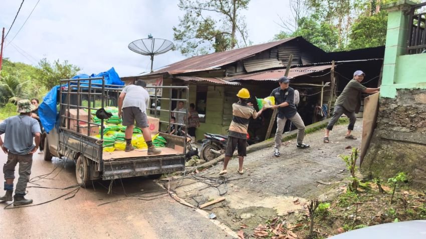 DPD RI Desak Pemerintah Tambah Alat Berat untuk Buka Akses ke Desa Terisolasi di Tapteng