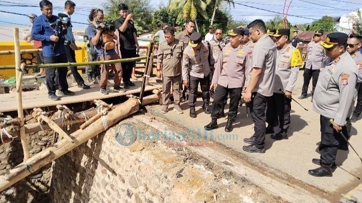 Kapolri Tinjau Jembatan Penghubung Tapteng-Tapsel yang Ambruk