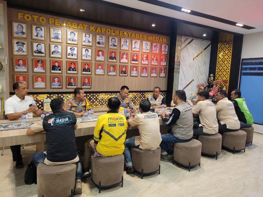Di Tengah Banjir Medan, Kapolrestabes dan GODAMS Bahas Pelayanan Publik dan Kejahatan Jalanan