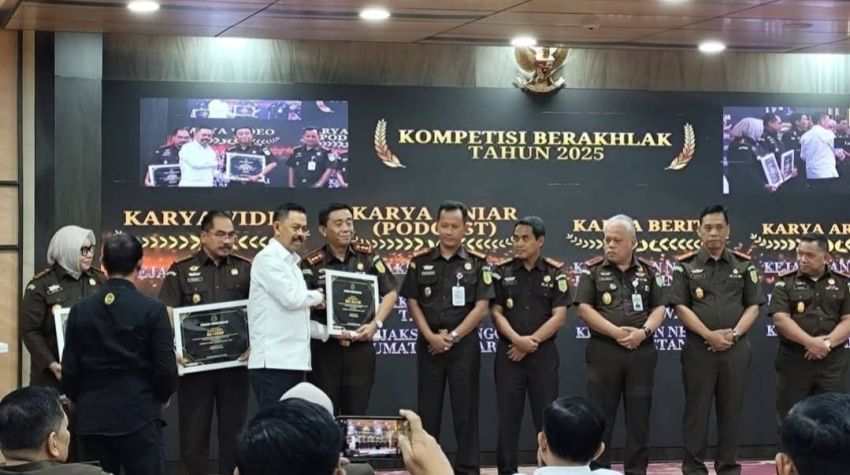 Kejati Sumut Raih Peringkat III Kompetisi berAKHLAK 2025