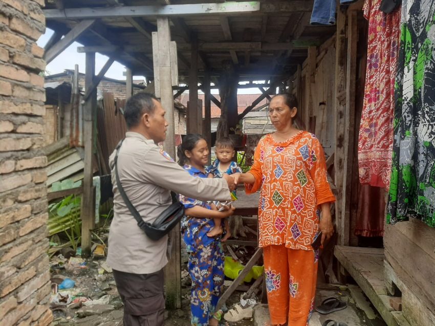 Bhabinkamtibmas Polsek TBU Imbau Warga Amankan Rumah Jelang Tahun Baru