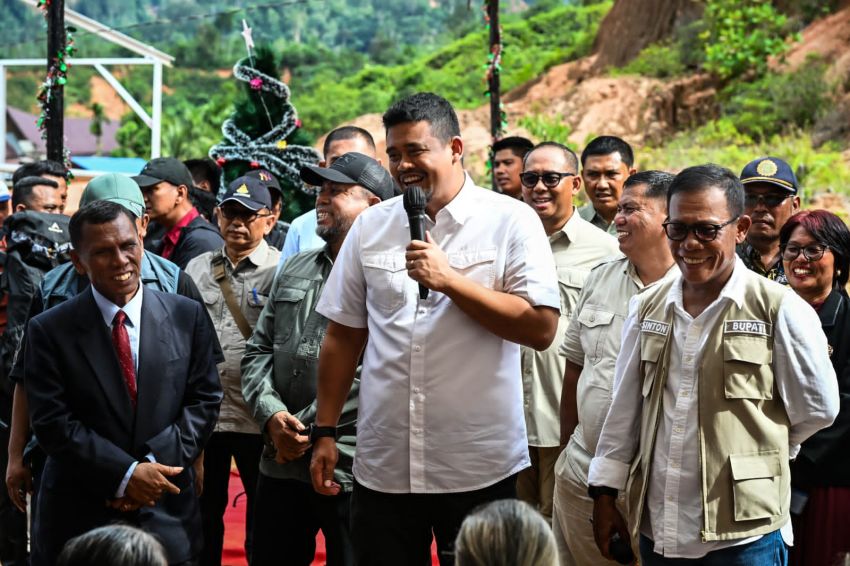 Tinjau Lokasi Terdampak Banjir dan Longsor di Tapteng, Gubernur Pastikan Rumah dan Infrastruktur akan Dibenahi
