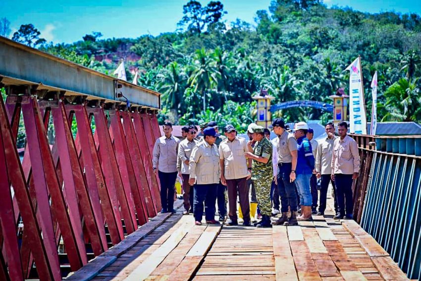 Tunjukkan Komitmen Pemulihan Pascabencana, Prabowo Kawal Pembangunan Jembatan di Tapsel