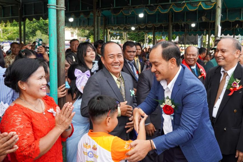 Hadiri Natal Oikumene Tebingtinggi, Wali Kota Ajak Umat Kristiani Mendoakan Korban Bencana