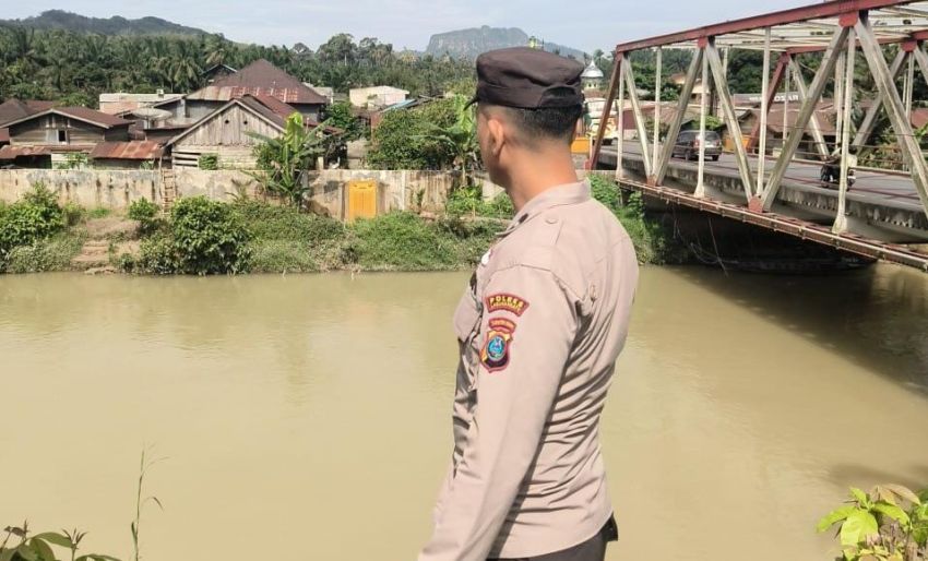 Antisipasi Dampak Cuaca Ekstrem, Polres Labuhanbatu Pantau Debit Air Sungai