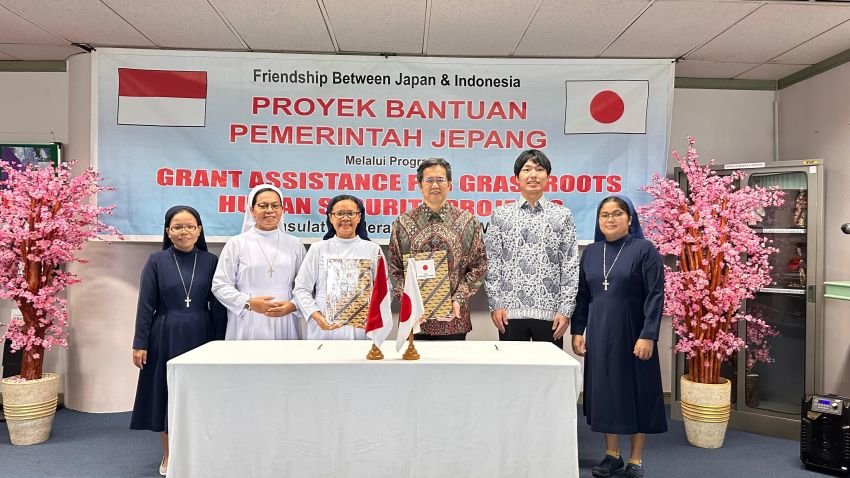 Jepang Hibahkan Mobil Ambulans untuk Habinsaran, Perkuat Layanan Darurat di Toba