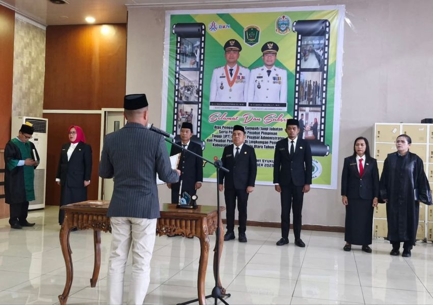 Pelantikan Pejabat Eselon II Labura, Hj Susi Resmi Menjabat Sekda