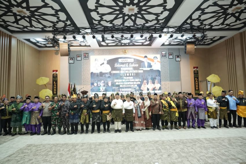 Pengukuhan LAM Batubara, Bupati Tegaskan Komitmen Pelestarian Adat dan Budaya Melayu