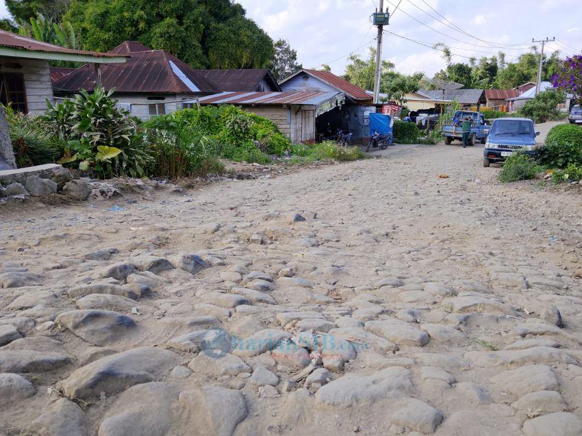 Masyarakat Berharap Jalan Purbatua Rambah Diperbaiki