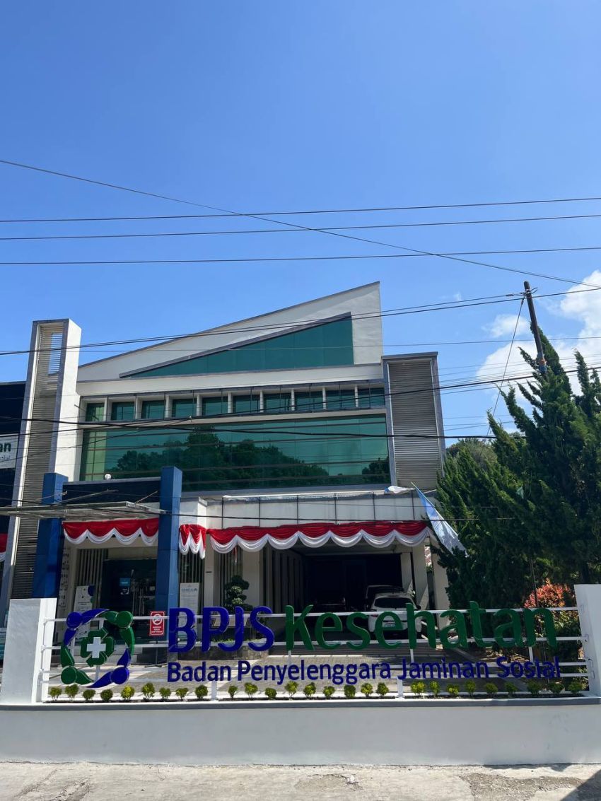 Empat Pemda Wilayah BPJS Kesehatan KC Sibolga Terima Penghargaan UHC di Jakarta