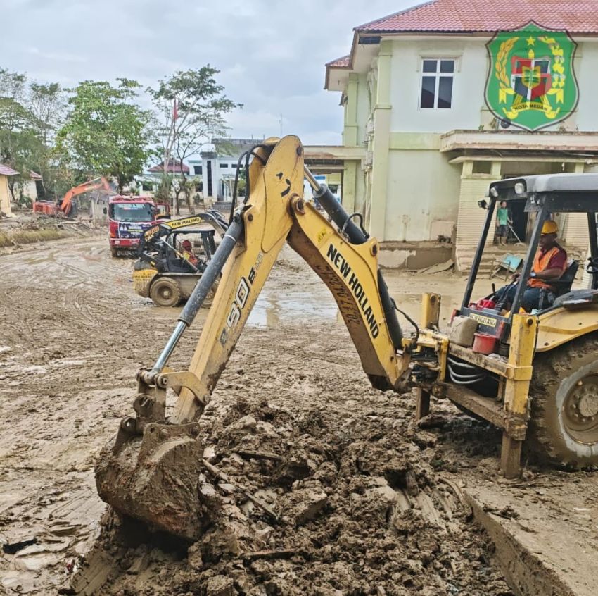 Pemko Medan Kirim Bantuan Alat Berat Bantu Percepatan Pemulihan Aceh Tamiang