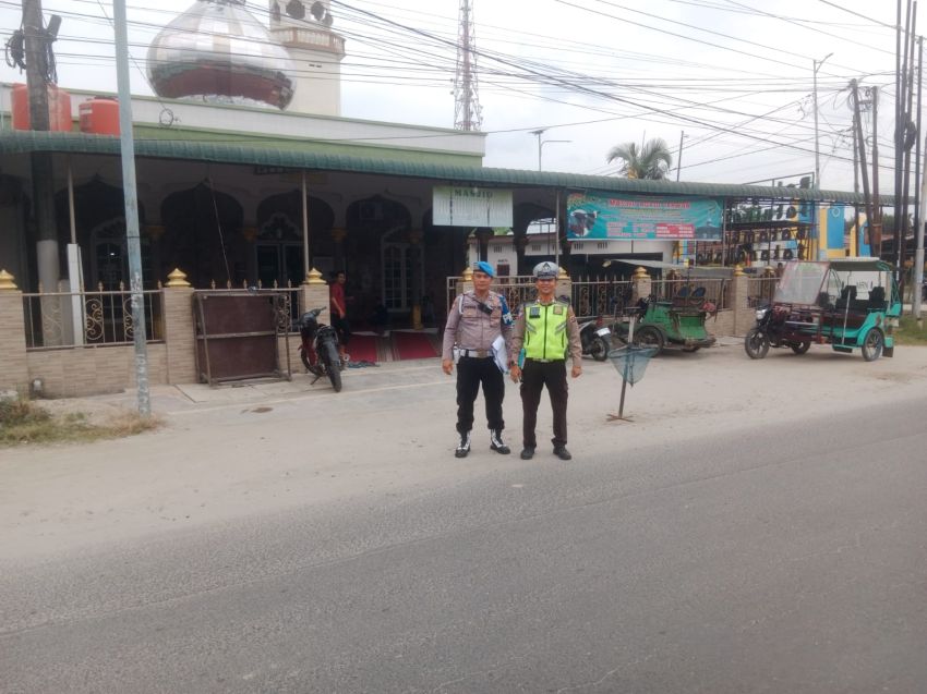 Personel Polres Tanjungbalai Amankan Ibadah Salat Jumat