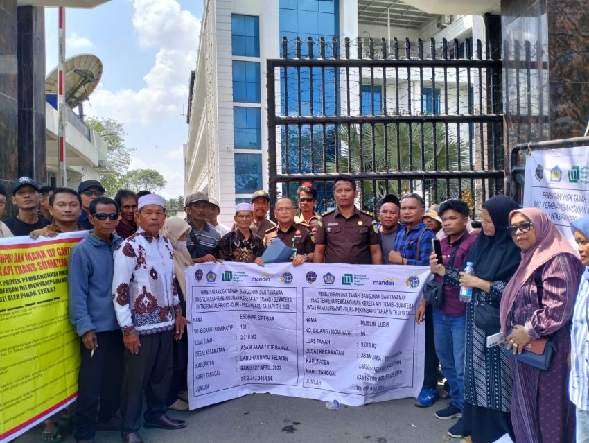 Demo di Kejati Sumut, Massa Desak Transparansi Kasus Pembebasan Lahan Kereta Api di Labusel