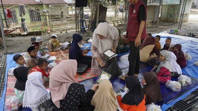 Sekolah di Aceh Tamiang Terendam Lumpur, Laznas AQL Peduli Salurkan Iqro Untuk Puluhan Murid