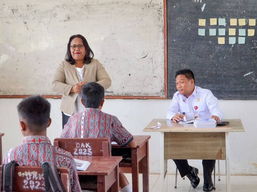 Kunjungi SMP Negeri 021 Sigalogo, Bupati Humbahas Motivasi Para Siswa