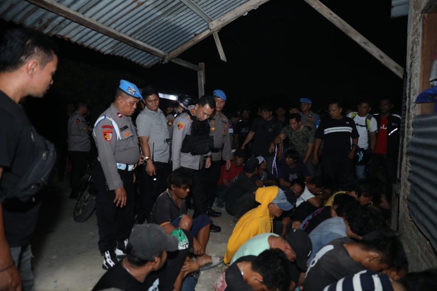 Polrestabes Medan Kembali Gempur Kawasan Jemal, Puluhan Orang Diamankan dan Barak Narkoba Dibakar