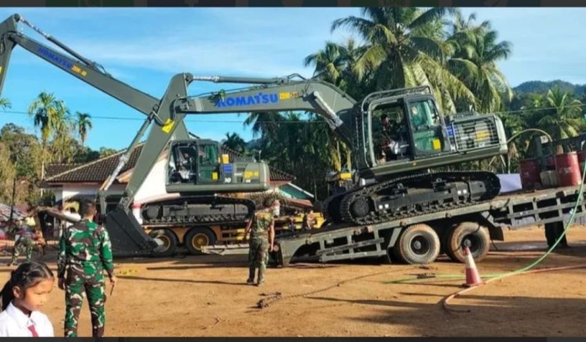 Mabes TNI AD Kerahkan Alat Berat dan Puluhan Kenderaan Percepat Pemulihan Tapteng