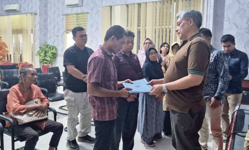 Ahli Waris ASN Tapteng Terima JHT dan JKT PT TASPEN