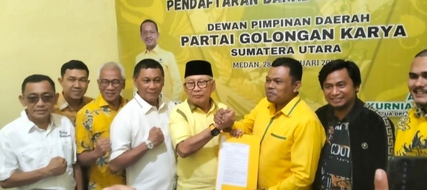 Hendri Yanto Sitorus Kembalikan Formulir Pencalonan Ketua Golkar Sumut