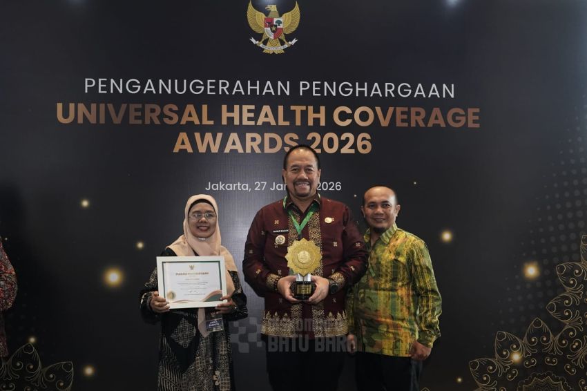 Wujud Nyata Jamin Kesehatan Masyarakat, Bupati Batubara Terima Penghargaan UHC Pratama
