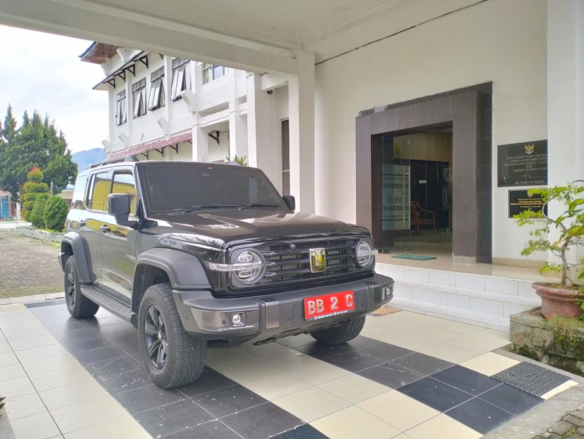 Fantastis, Isu Pengadaan Mobil Dinas Bupati Samosir Rp3 Miliar Lebih Tuai Sorotan Publik