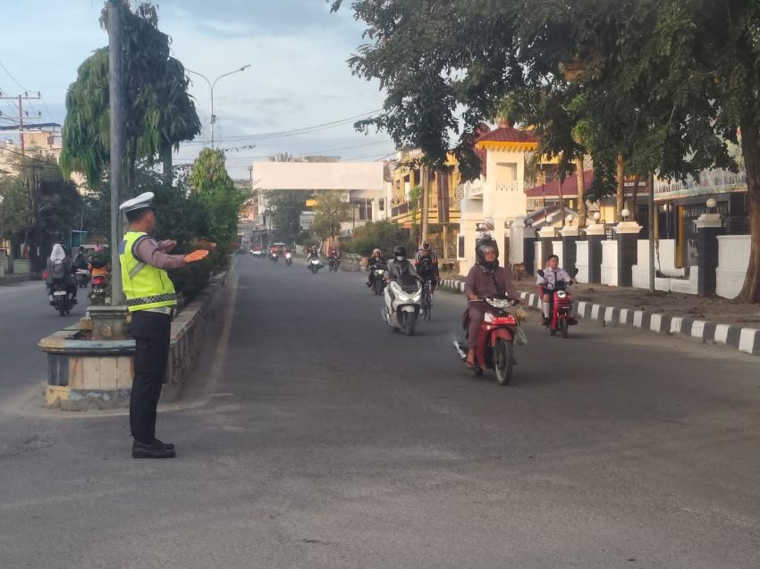 Satlantas Polres Tanjungbalai Kawal Arus Lalu Lintas di Pagi Hari