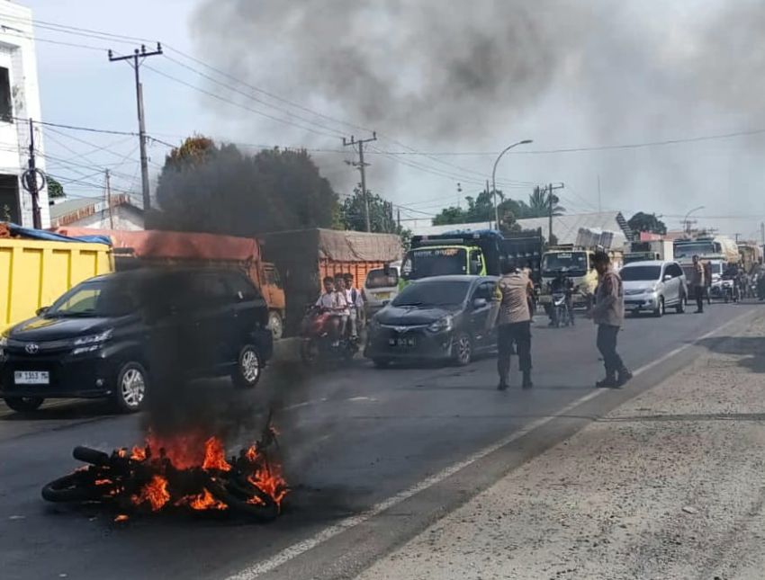 Sepeda Motor Terbakar di Jalinsum Tanjungmorawa