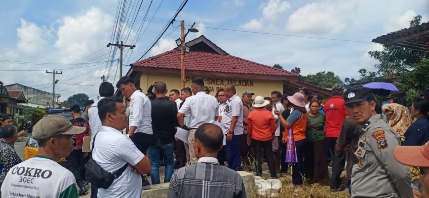 Dihalangi Masyarakat, Eksekusi Lahan Seluas 8.230 Meter Persegi di Tigabalata Ditunda