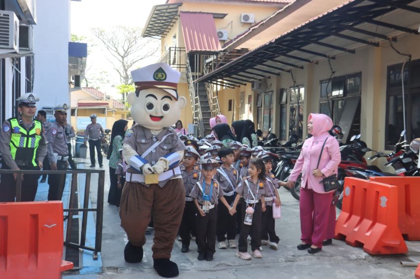 Sat Lantas Polres Tanjungbalai Sambut Kunjungan TK Kemala Bhayangkari