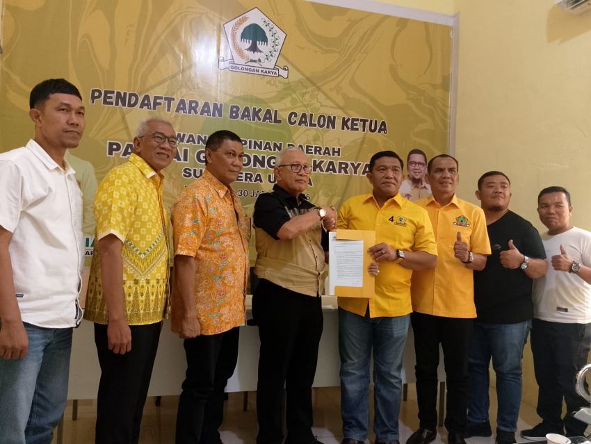 Andar Harahap dan Hendri Sitorus Ambil Formulir Balon Ketua Golkar Sumut