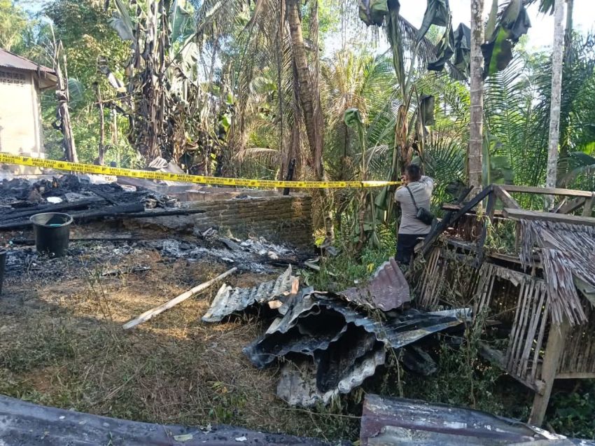 Kebakaran Hanguskan Rumah Melianus Telaumbanua di Manduamas Baru