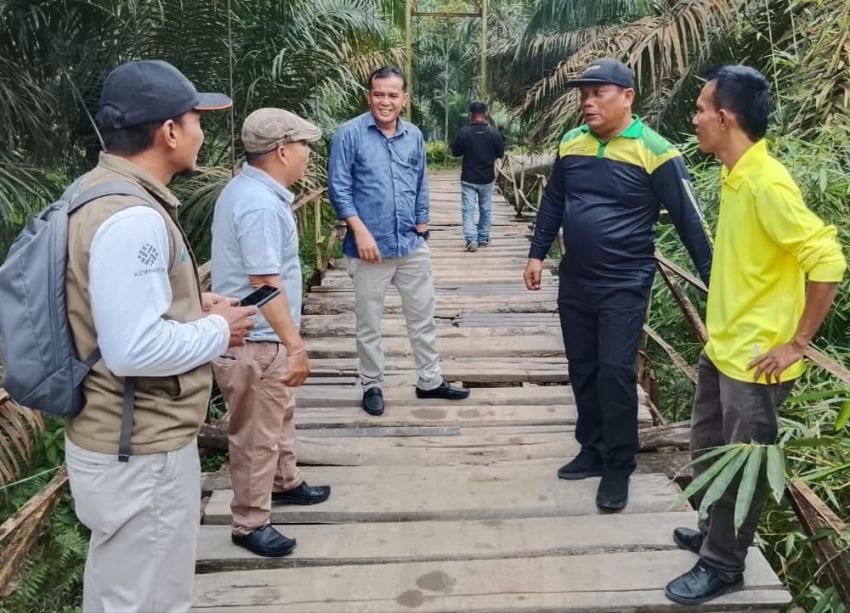 Rambin di Adiantorop Labura Rusak Parah, Anggota DPRD Labura Hasan Basri Pasaribu Fasilitasi Perbaikannya