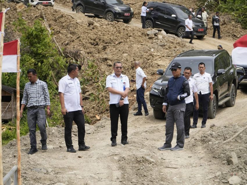 Jalan Sampetua&ndash;Batu Nagodang Siatas Kini Bisa Dilalui Mobil