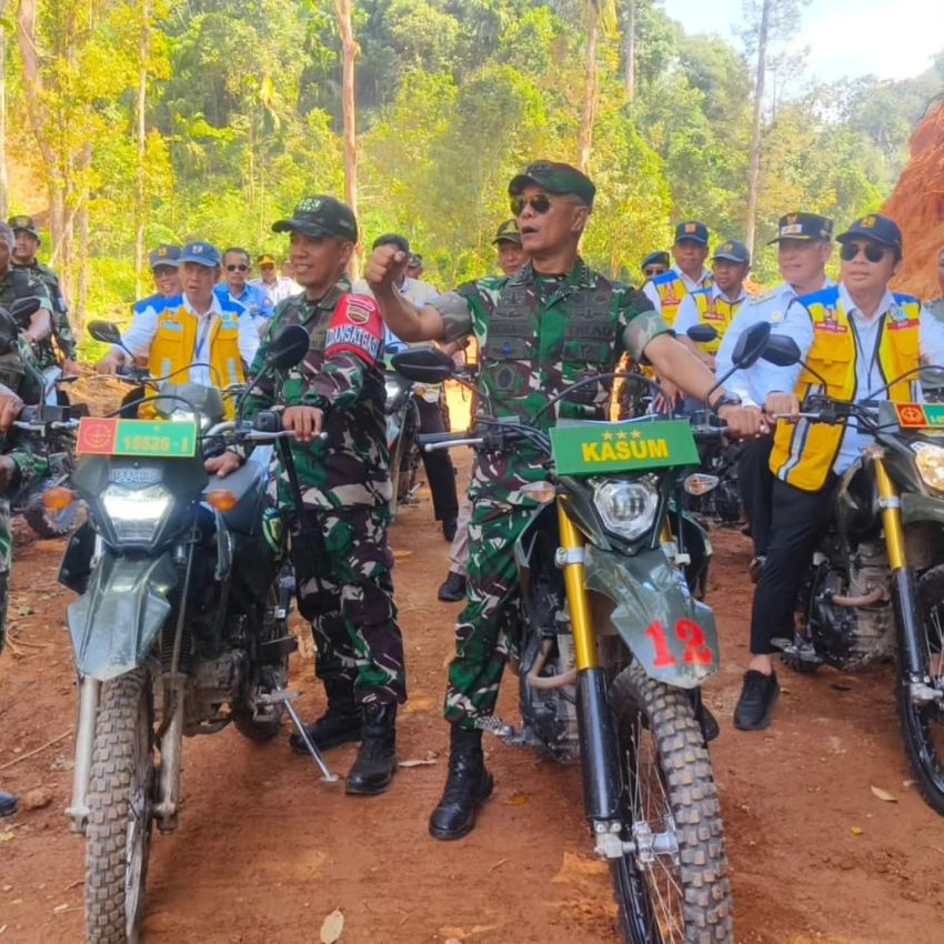 Kasum TNI Tinjau Rehabilitasi Sekolah dan Jembatan Pascabencana di Tapteng