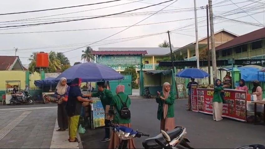 Aksi Sosial Ramadan, PC Himmah Kota Tebingtinggi Berbagi Takjil Selama Tiga Hari