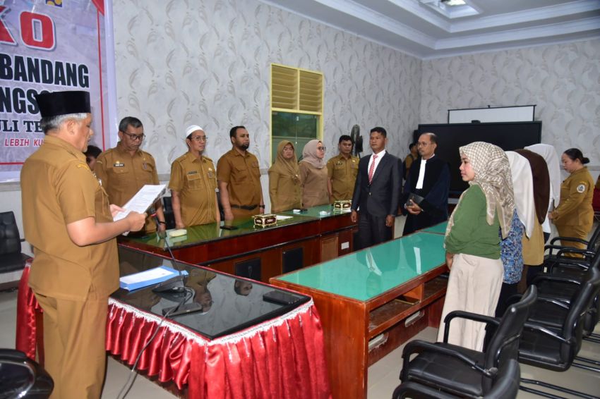 Sekdakab Tapteng Lantik Direktur PT. Sarana Pembangunan Tapian Nauli