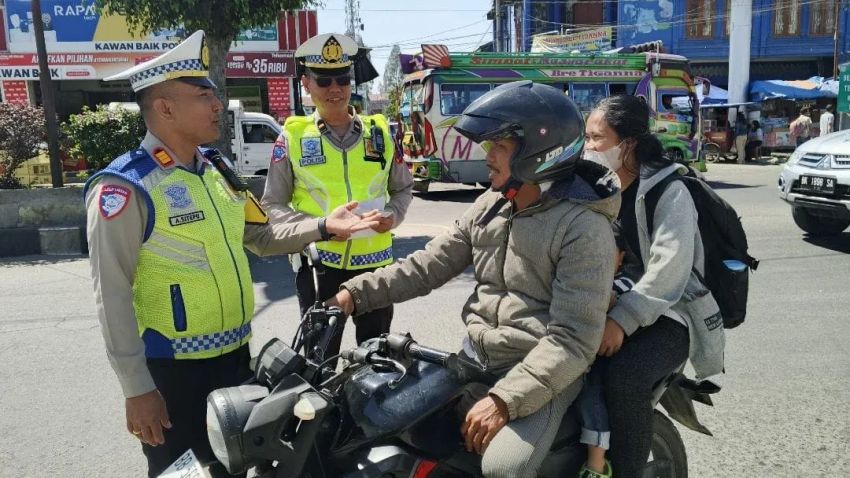 Ops Keselamatan Toba 2026, Sat Lantas Polres Tanah Karo Sosialisasi di Terminal Kabanjahe