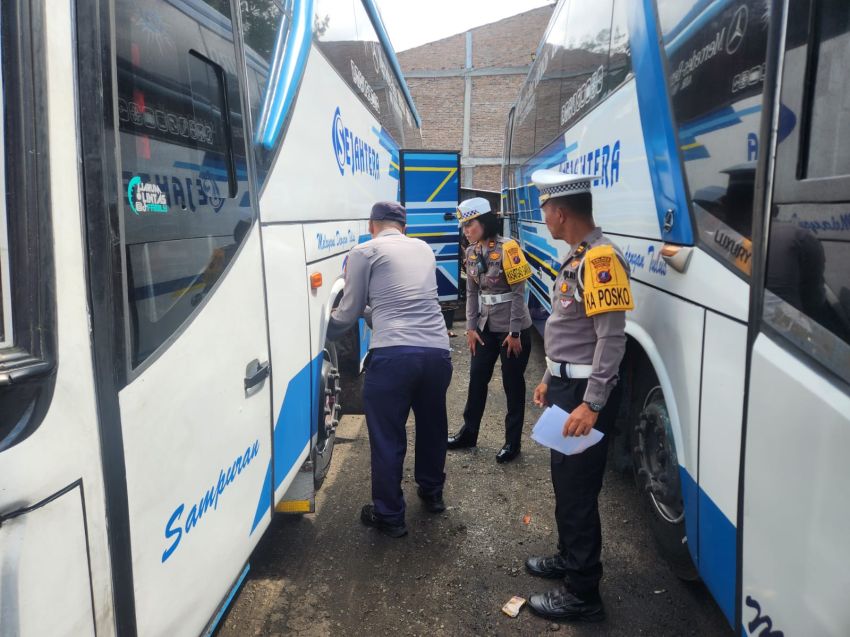 Satlantas Polres Simalungun Intensifkan Pengecekan Kelayakan Bus Angkutan Umum