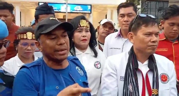 Tuntutan Massa Gol, Rico Waas Tarik Surat Edaran, Pedagang Diperbolehkan Jualan Lagi