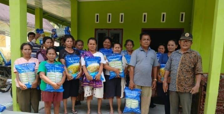 Pemkab Tapteng Salurkan 94 Ribu Kilogram Benih Padi ke Petani Pascabencana