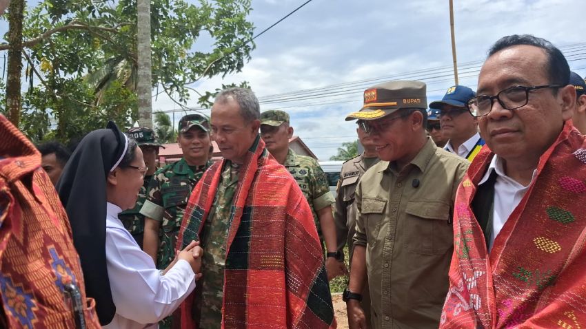 Richard Taruli Horja Tampubolon Disambut Haru Siswa St Fransiskus, TNI AD Siap Percepat Rekonstruksi Pascabanjir