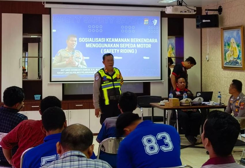 Satlantas Belawan Sosialisasikan Keselamatan Lalin ke Karyawan PT LHJ