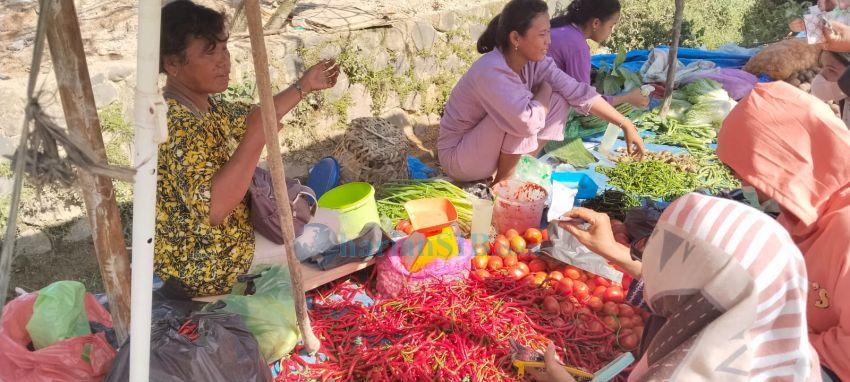 Pedagang di Tapteng Sebut Harga Komoditas Belum Stabil