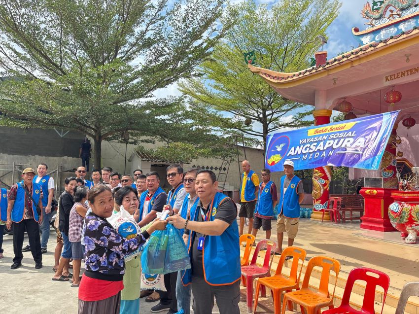 185 Warga Tionghoa di Perbaungan dan Kota Pari Terima Bantuan Sembako Imlek