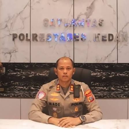 Dump Truk Fuso Hantam Alphard dan CR-V di Ring Road Medan