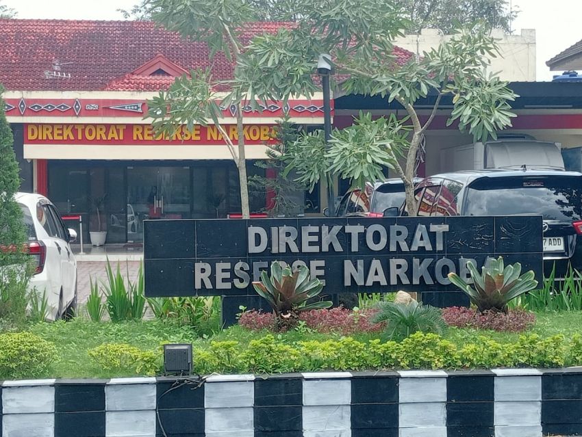 Sabu Diselundupkan dalam Kotak Bika Ambon, Penumpang Bus Ditangkap di Labuhanbatu