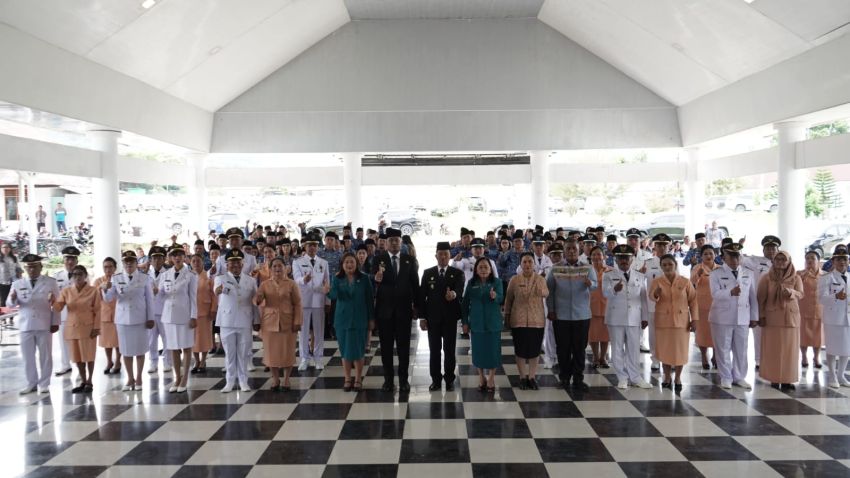 Bupati Toba Lantik 98 Pejabat, 14 Camat Berganti